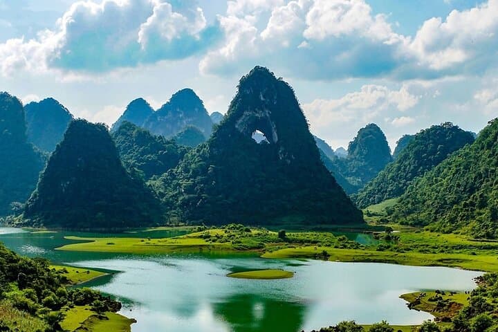 3-Day Ba Be Lake & Ban Gioc Waterfall Weekend from Hanoi