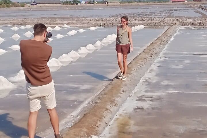 Kampot Pepper Farm, Secret Lake & Salt Fields Day Tour