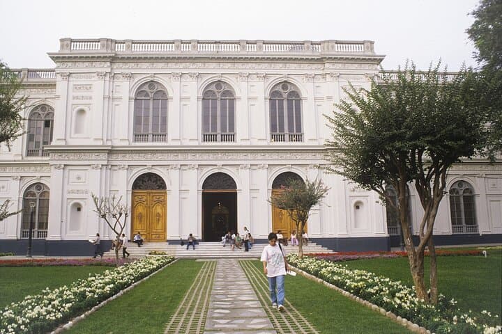 Night at MALI & Lima’s Magic Water Circuit: Private Evening Museum and Fountain Tour photo 1