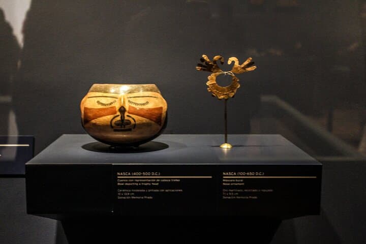 Night at MALI & Lima’s Magic Water Circuit: Private Evening Museum and Fountain Tour photo 4