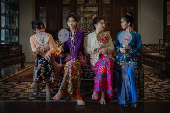Dress Like a Nyonya: Baba Nyonya Costume Rental in George Town, Penang photo 3