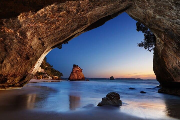 Cathedral Cove & Hot Water Beach Day Tour — Coromandel Coastal Walk and DIY Geothermal Pools