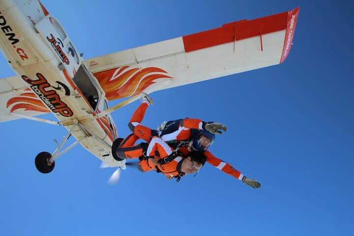 Prague Tandem Skydiving: 13,500‑ft Freefall and 7‑Minute Parachute Ride photo 2