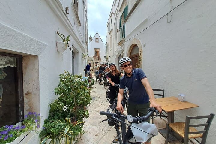 E‑Bike Itria Valley Loop: Martina Franca to Locorotondo & Cisternino photo 4