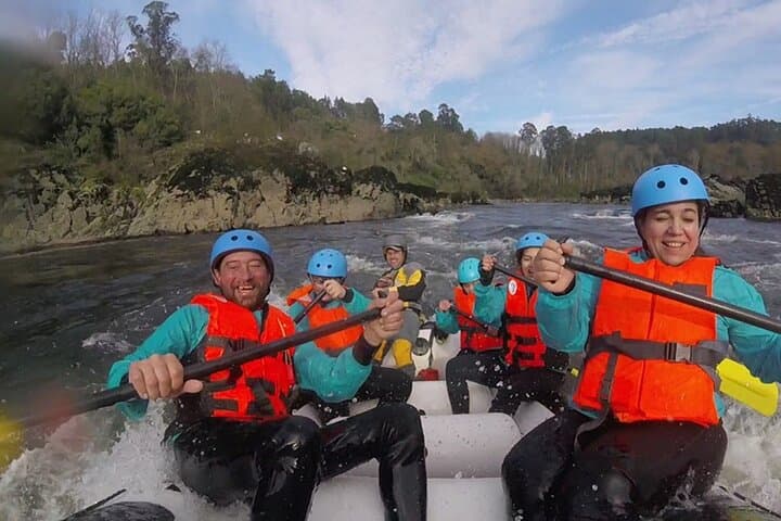 River Minho Rafting in Melgaço — Family-Friendly Rapids & Swim Stops