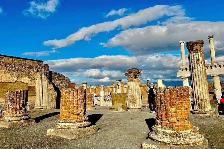 Pompeii and Naples Street Food Day Tour: Ruins, Pizza & Market Flavors photo 4