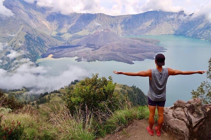 One-Day Trek to Mount Rinjani: Senaru Crater Rim in a Day photo 2