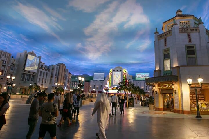 Inside Warner Bros. World Yas Island: Practical Guide to Abu Dhabi's Indoor Theme Park photo 4