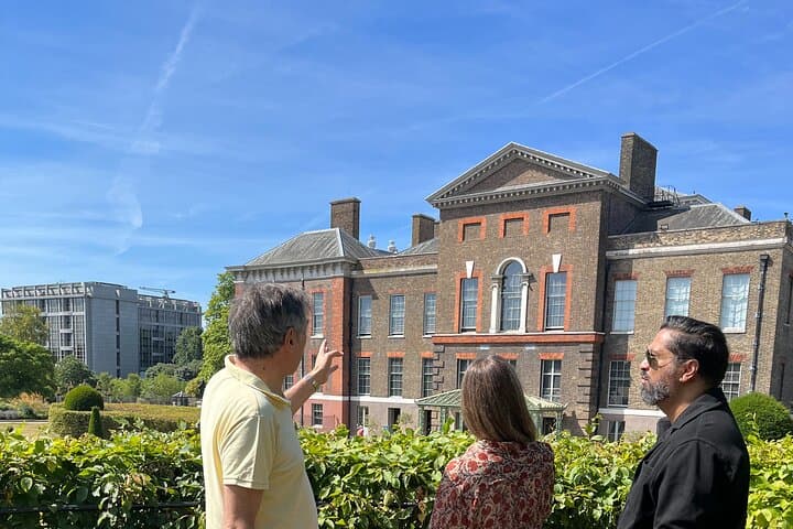 Kensington Palace Guided Walk and Royal High Tea – Kensington Gardens Tour & Exhibition
