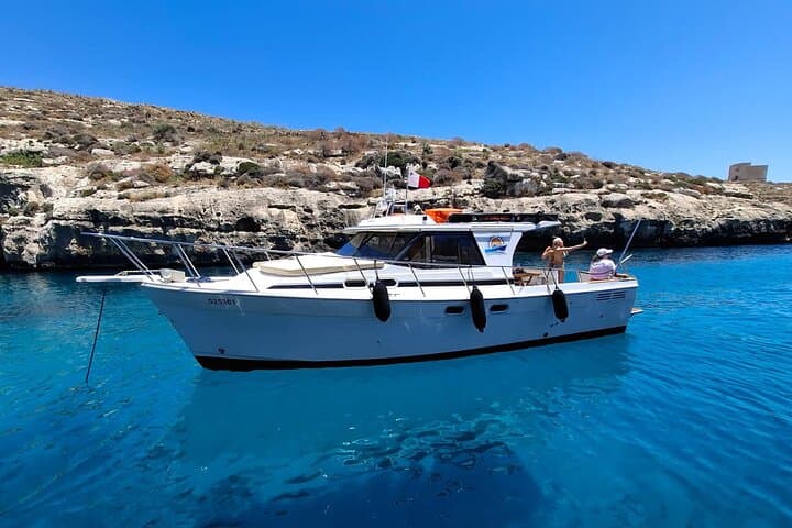 Private Boat Tour to Comino & Gozo: Blue Lagoon, Crystal Lagoon & Santa Maria Bay