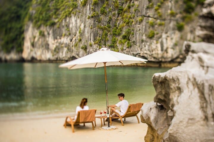 Luxury 3-Day Halong Bay Cruise from Hanoi: Kayaking, Caves & Floating Villages photo 4