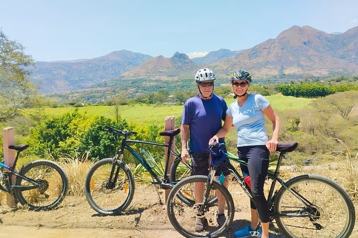 Descent of the Andes: 25-Mile MTB Downhill from Cuenca photo 2
