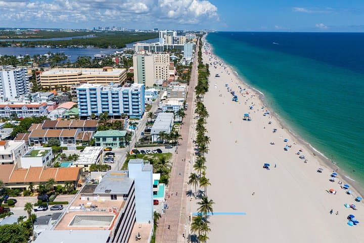 Walk the Hollywood Beach Broadwalk: Miami’s 2.5-Mile Oceanfront Promenade photo 4