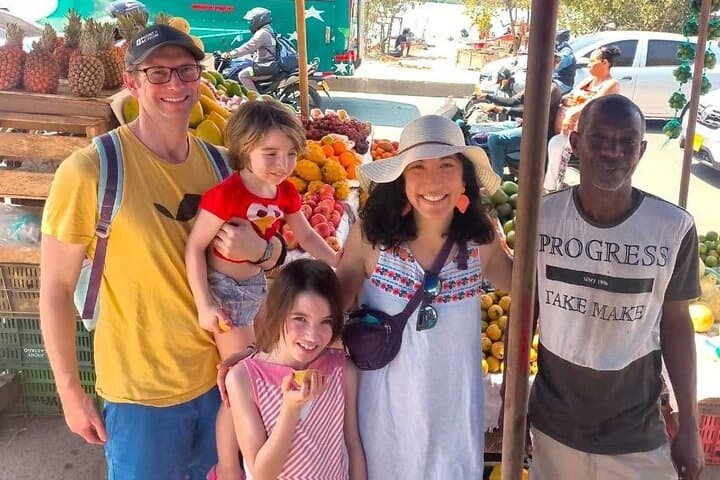 Bazurto Market Fruit Tasting & Typical Lunch — Cartagena Authentic Market Tour