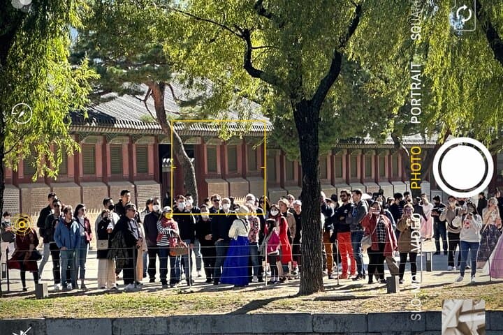Gyeongbokgung Unveiled: Private Palace Walk with a Former Official Guide photo 4