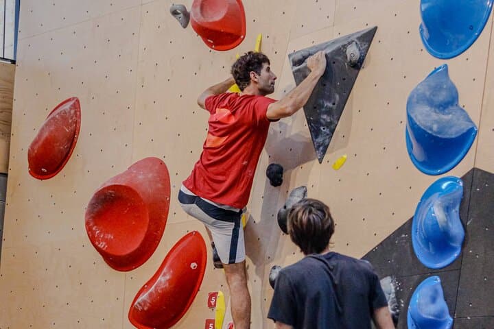 Porto to Matosinhos Bike & Bouldering: River, Coast and Urban Climb photo 2