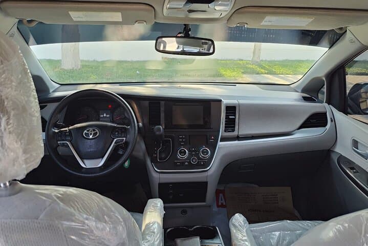 Dubai Airport Private Transfer: VIP Arrival & Departure Service photo 6