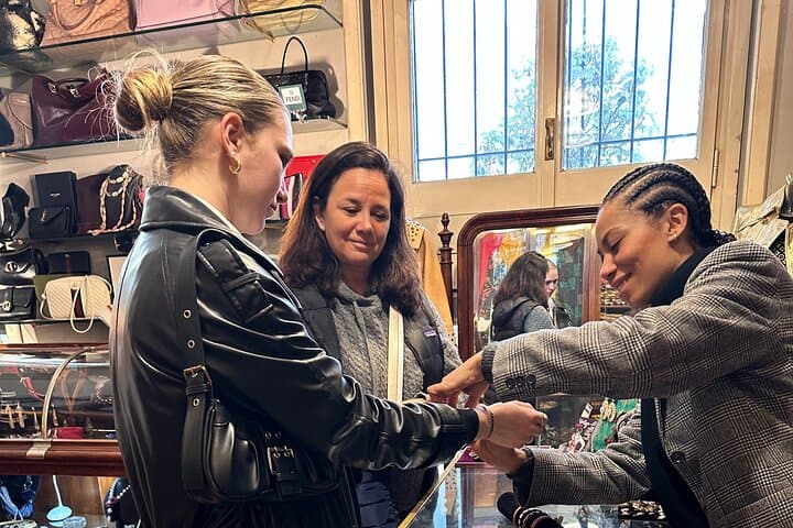 Milan Vintage Shopping: Guided Tour of Hidden Designer Finds photo 4