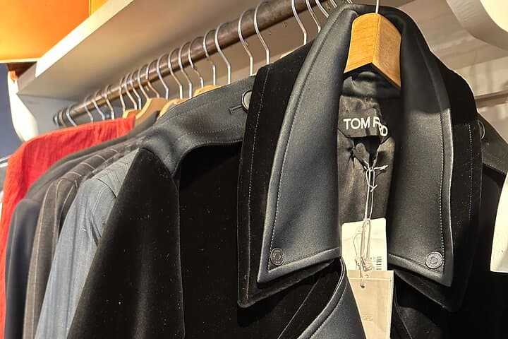 Milan Vintage Shopping: Guided Tour of Hidden Designer Finds photo 5