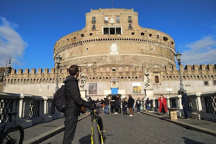 One-Day Rome E‑Bike Tour: Colosseum to Trastevere with Lunch photo 4