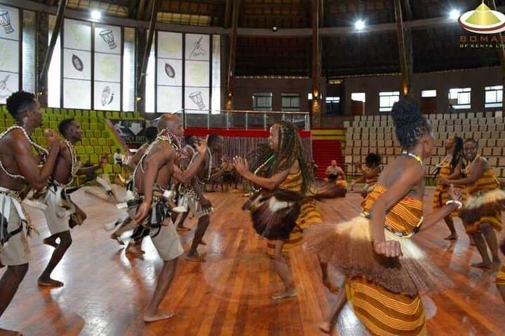Nairobi Day Trip: Giraffe Centre, Kazuri Beads & Bomas of Kenya photo 3