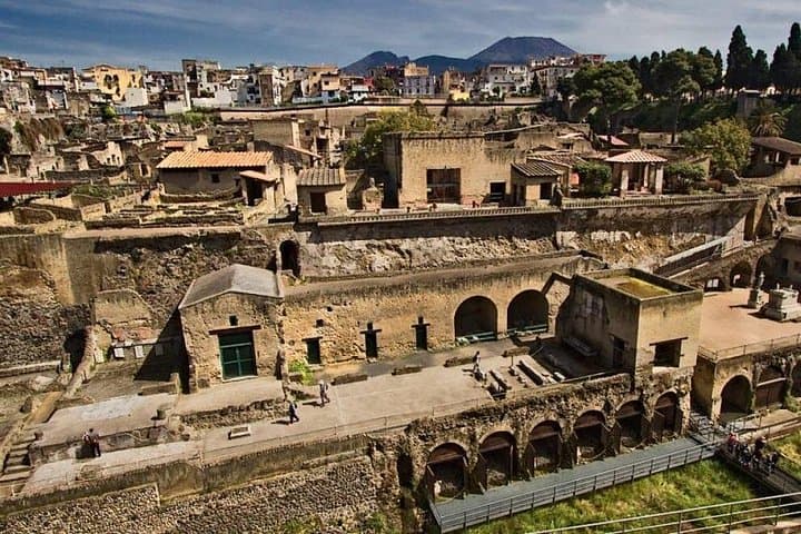 Living Ruins: Small-Group Pompeii & Herculaneum Tour with an Archaeologist photo 1