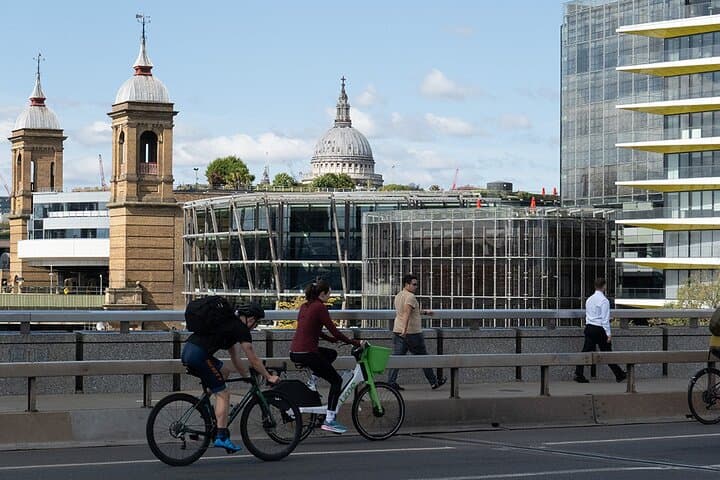 Self-Guided London: Explore the City's Commercial Capital photo 4