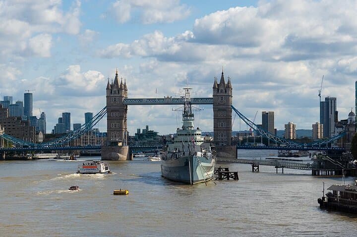 Self-Guided London: Explore the City's Commercial Capital photo 6