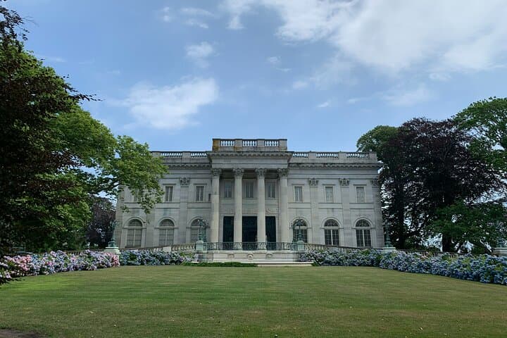 walk-newports-gilded-age-mansions-audio-tour-bellevue-avenue photo 2