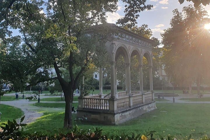 Hidden Parks of Florence: Guided Walk and Picnic in Stibbert, Orticoltura & Parnaso photo 2
