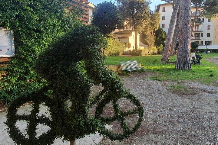 Hidden Parks of Florence: Guided Walk and Picnic in Stibbert, Orticoltura & Parnaso photo 4