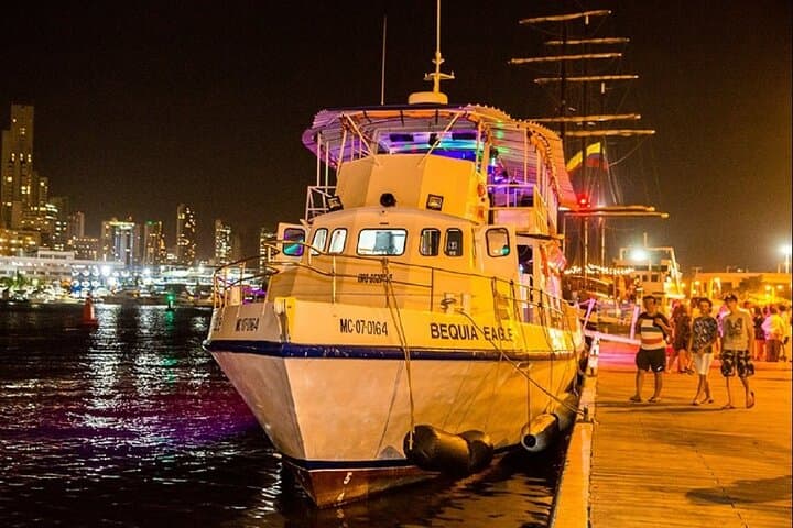 Noche Blanca: Cartagena Bay Dinner & Dance Cruise Under the Stars photo 2