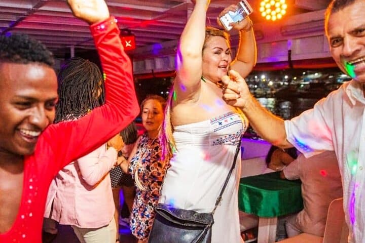 Noche Blanca: Cartagena Bay Dinner & Dance Cruise Under the Stars photo 5