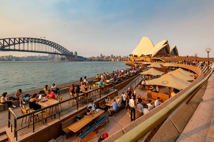 Private Sydney City Bondi Beach Opera House & Botanic Garden Tour — Full-Day Coastal and City Experience