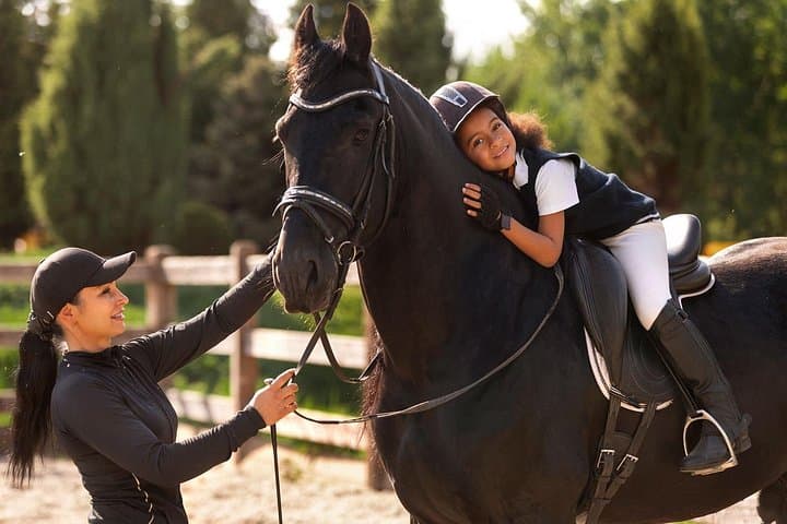 Sunrise Horse Riding Dubai Desert Lake View: 1-Hour Guided Ride
