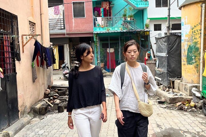 Guided Walk Through Ejipura Slums: Community-Led Tour in Bengaluru photo 2