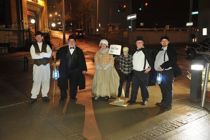 Palm Beach Ghost Tour: Haunted Walking Tour of Worth Avenue & Clock Tower