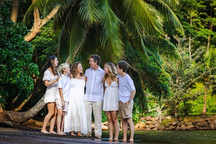 Moorea Beach & Mountain Photo Shoot: Private Island Tour With Pro Photographer