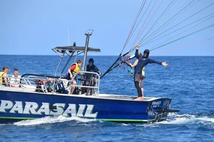 Parasail Over Kona: Big Island Parasailing Experience photo 5