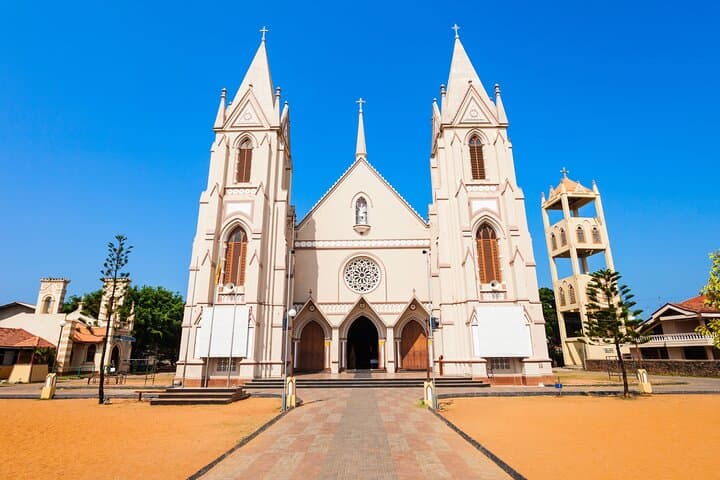 Experience Sri Lanka: 7-Day Coastal-to-Highland Adventure photo 2