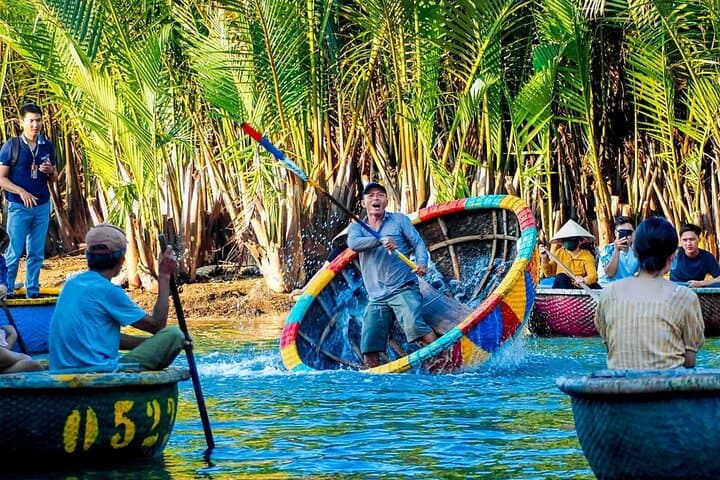 Heritage Train from Hue to Hoi An: Hai Van Pass, Cam Thanh Basket Boats & Lantern Release photo 3