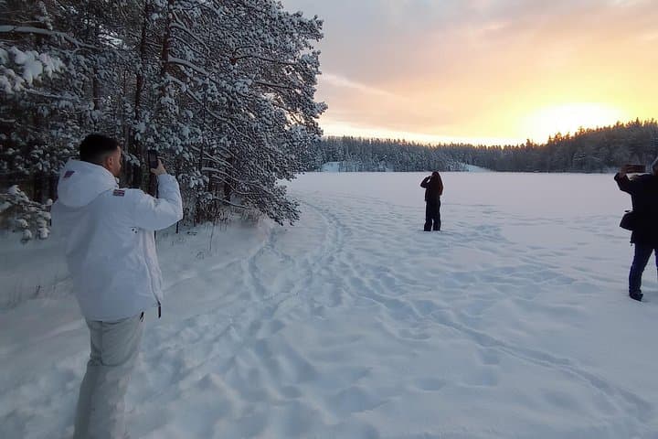 Nuuksio National Park Guided Hike — Lakes, Taiga Trails, and Finnish Soup photo 4