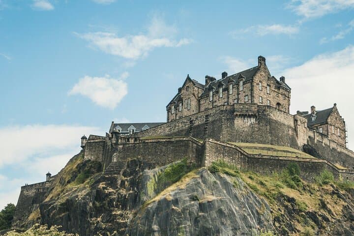 Edinburgh Black Cab Private Half-Day Tour: Castle, Royal Mile & Calton Hill photo 3