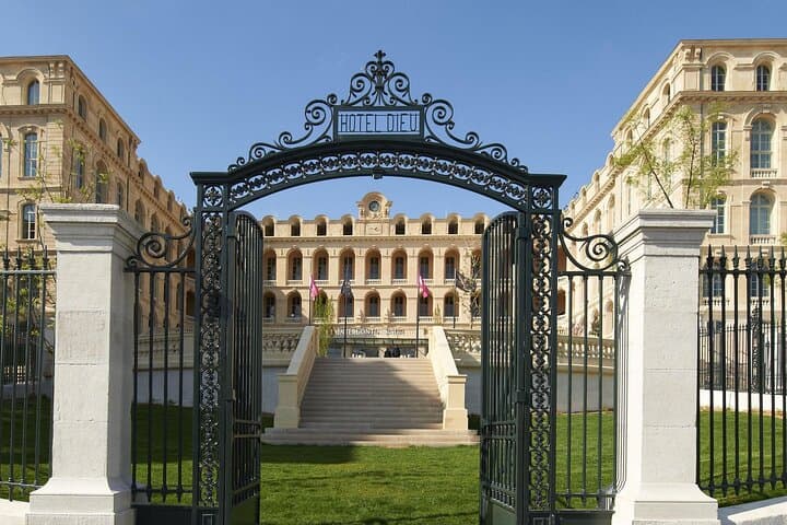 Deluxe Marseille Shore Excursion: Aix-en-Provence & Notre-Dame de la Garde Day Tour photo 4
