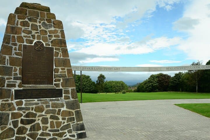 William Wallace Black Cab Private Tour from Edinburgh — Bannockburn, Kelpies & Stirling photo 2