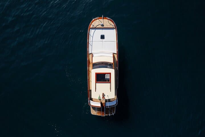 Private Luxury Speedboat to Capri: Full-Day Circumnavigation from Sorrento & Amalfi Coast