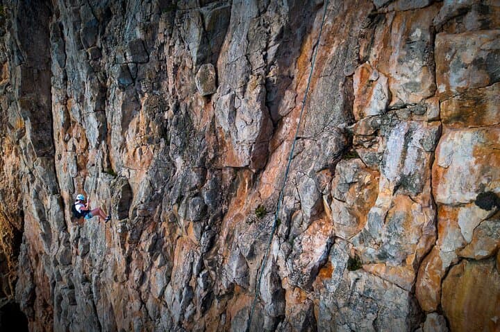 Mastering Lead Climbing Over Four Days on Algarve’s Rugged Cliffs