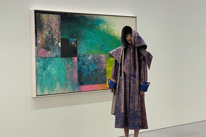 Gangnam Art Tour: Private Cheongdam Gallery Walk in Seoul photo 4
