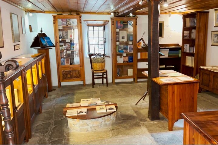 Historic Plakes Walk: Explore Skiathos Town's Papadiamantis Quarter photo 6