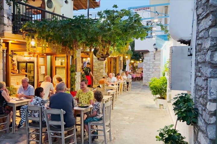 Historic Plakes Walk: Explore Skiathos Town's Papadiamantis Quarter